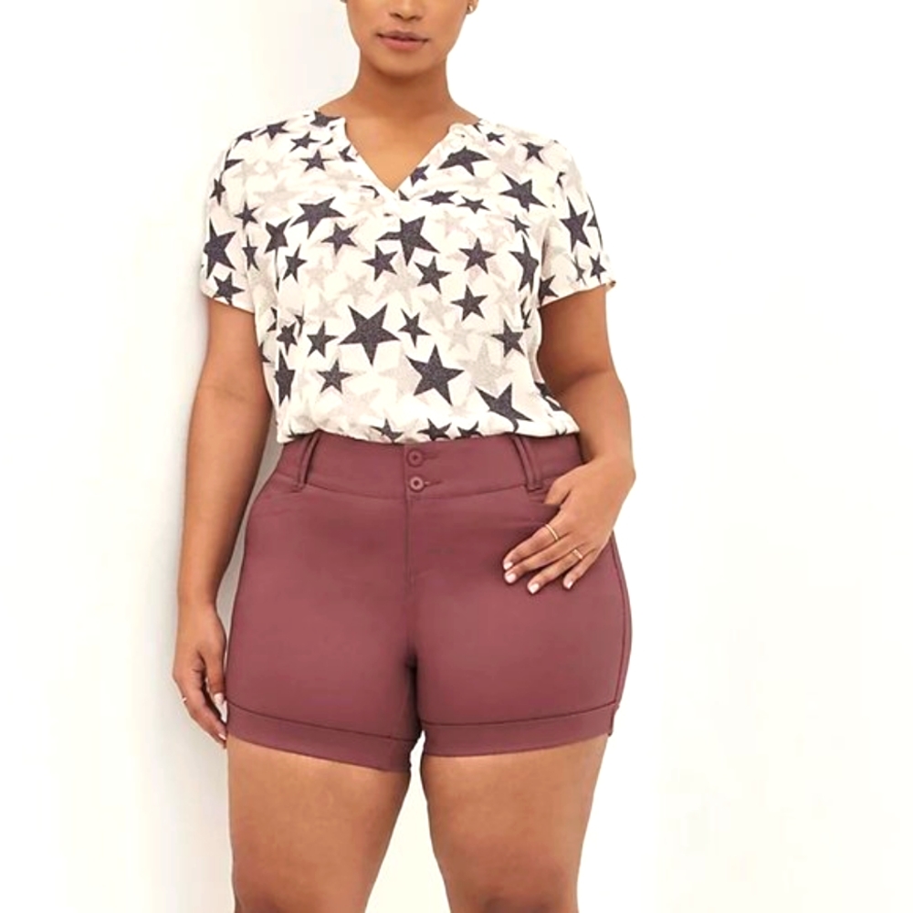 ❤NWT TORRID DRESSY SATEEN CUFFED MID-RISE SHORTS - DUSTY RED - PLUS SIZE